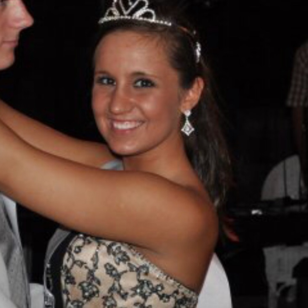 Meet your Posher, Elizabeth